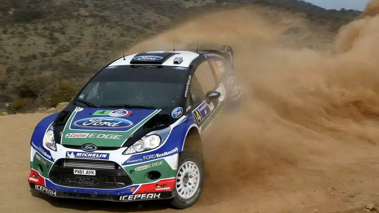 While in India, How to participate in car rally racing?
